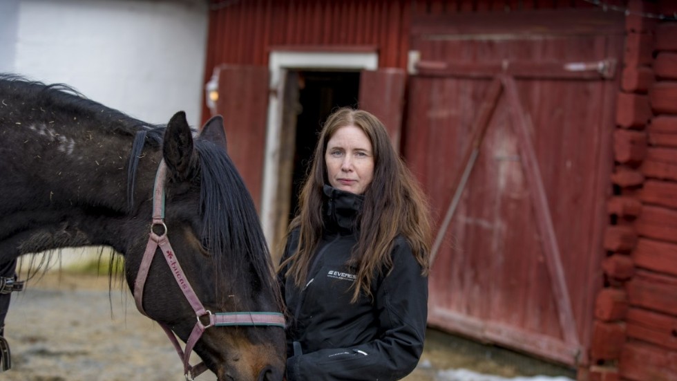 Marika Landfors i Överstbyn utanför Boden talar om smärtan och våndan när ett älskat djur närmar sig livets slut. Som djurägare följer alltid ansvaret att bestämma när ett kärt liv till sist måste upphöra. 