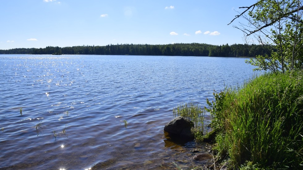 Länsstyrelsen vill loda fem sjöar i kommunen för att få fram en digitala djupkartor som ska underlätta vid statusklassning. 2020 undersöktes Spillen och Nyn i Vimmerby. På bild är Yxern.