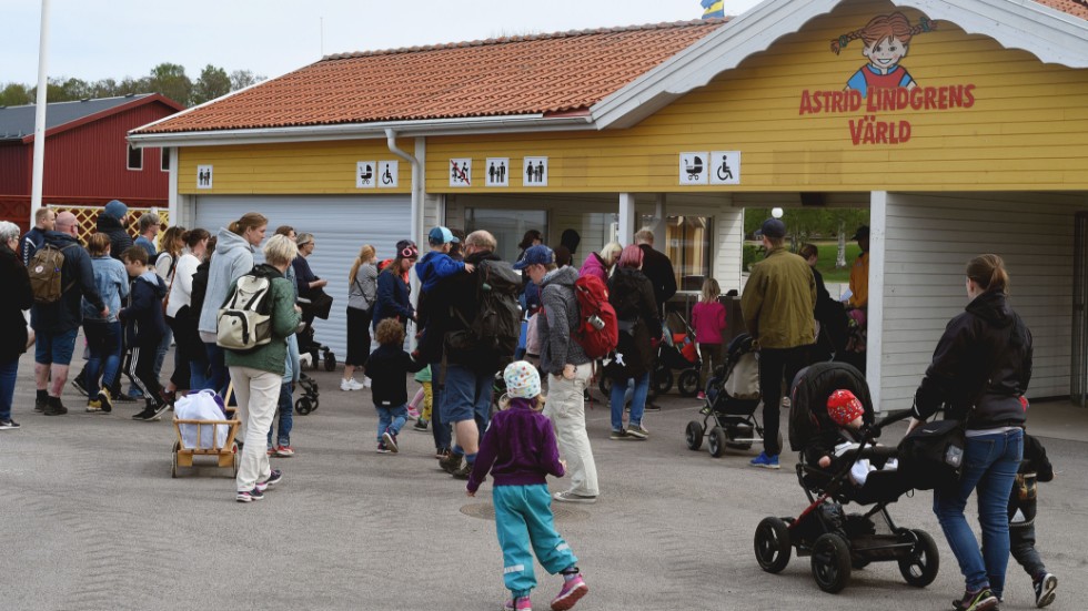 Idag öppnar Astrid Lindgrens Värld. Till premiären har 1200 av totalt 1500 biljetter sålts. 