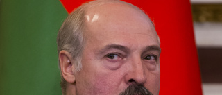 Lukasjenko sprattlar i Putins koppel