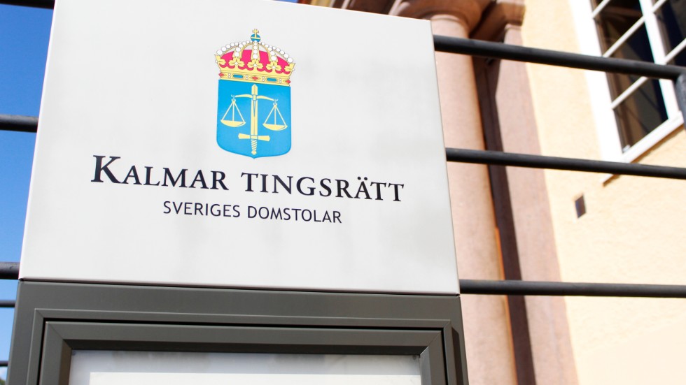 Västerviks IK:s ordförande döms för misshandel.