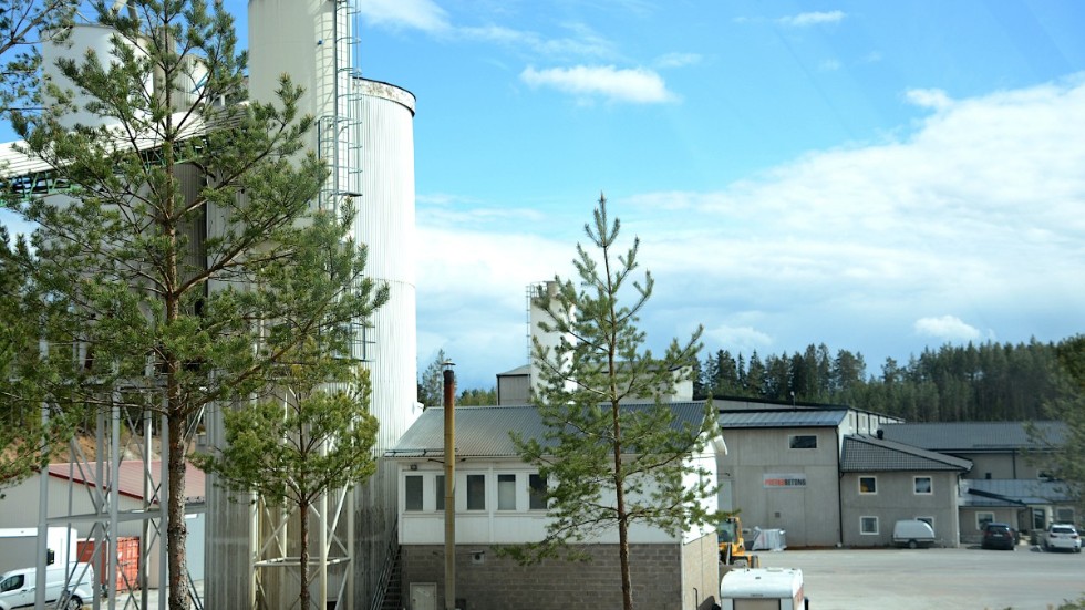 Prefabs fabrik i Krönsnäs norr om Vimmerby har vuxit successivt sedan starten 2006. Nu har företaget nära 40 anställda.