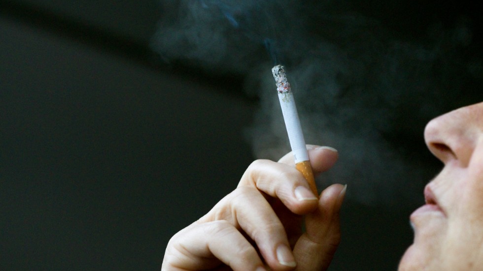 Enligt Socialstyrelsens statistik orsakar tobaksrelaterade sjukdomaR 12 000 dödsfall per år, skriver signaturen Rode