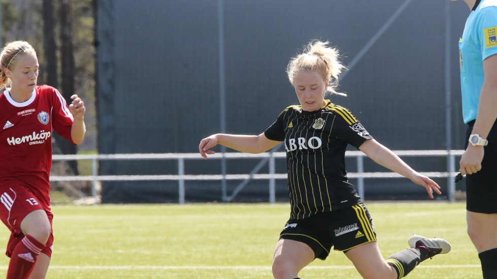 Amanda Lundberg byter Vimmerby IF mot Västerviks Damfotboll.