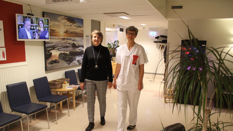 Ann Arvidsson, klinikchef, och Gunlög Laveson, sjuksköterska, är glada över att man kan erbjuda hälsosamtal till 75+, som är tänkt att spara både lidande och pengar, förebygga och öka tryggheten.