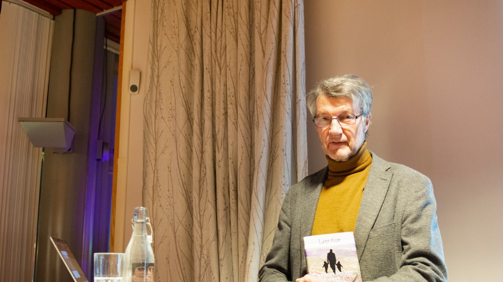 Kirunaförfattaren Lars Alm har skrivit "Berget, staden och kärleken".