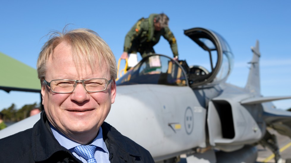 Försvarsminister Peter Hultqvist (S). 
