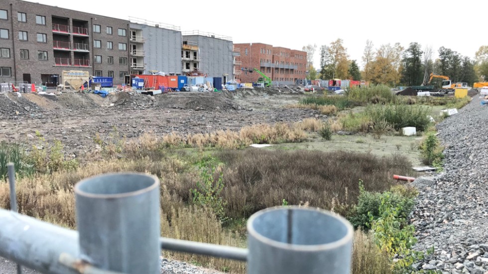 Här mellan Stiga Sports arena och Eskilstunaån växer nya bostäder fram. I november är det byggstart för Kommunfastigheters andra etapp med 66 nya lägenheter.