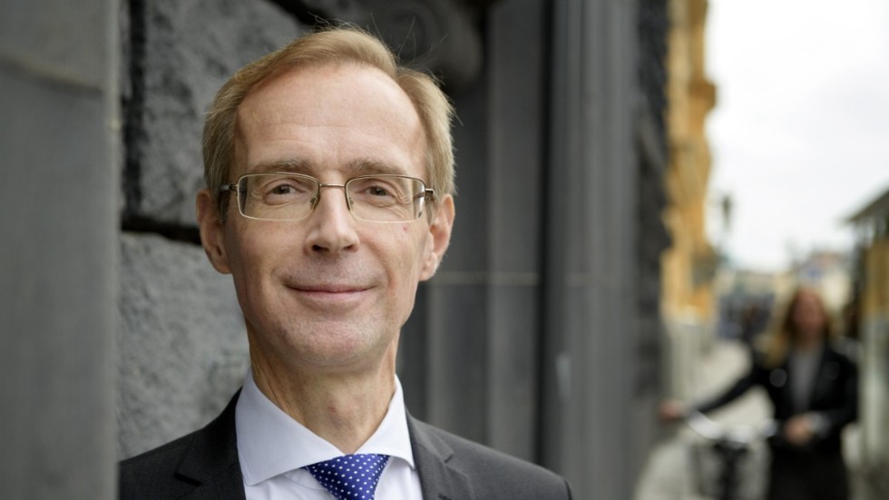 Robert Bergqvist, SEB:s chefsekonom, är försiktigt optimistisk till att ekonomin nu kan stabiliseras. Arkivbild.