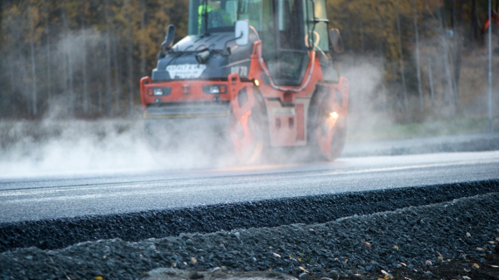 På torsdag inleds arbetet med att asfaltera sträckan mellan Fågelhem och Södra Vi.