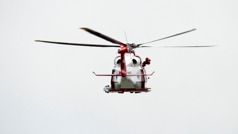 Sjöfartsverkets räddningshelikopter har beordrats till Granö utanför Vindeln efter att två personer anmälts försvunna. Arkivbild.