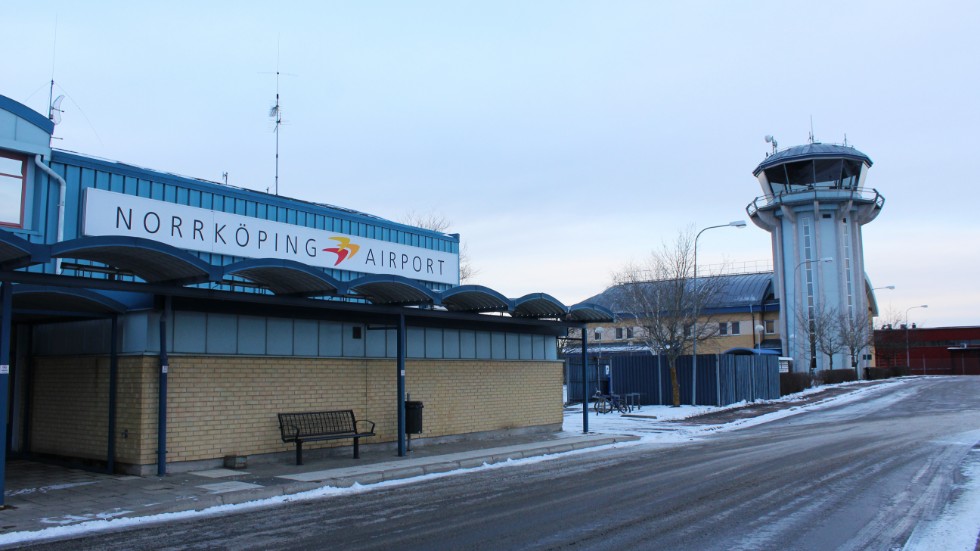 Flygplatsen i Norrköping är öppen, inte stängd.