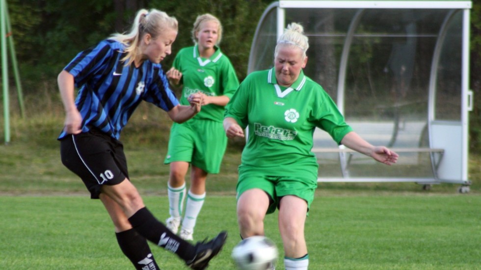 Rosenfors IK har haft ett damlag i seriespel under hela 2010-talet.