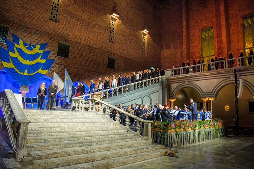 Mästarbreven delas ut i Blå hallen i Stockholm.