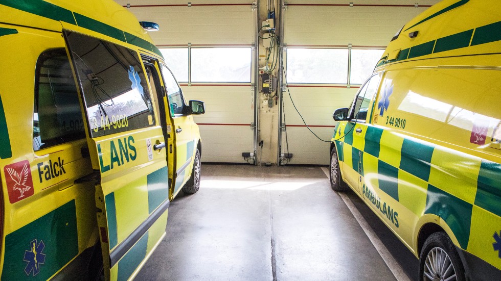 Ambulansen som först skickade till Lickershamn beordrades tillbaka till stationen av SOS Alarm.