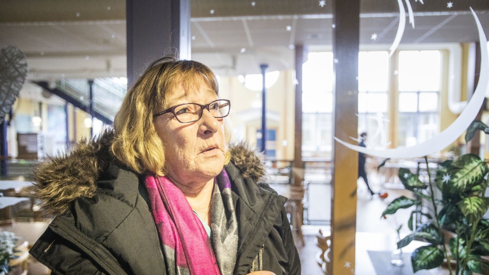 Gunilla Pettersson bor i närheten av Klintebys brott. "Vissa dagar skakar glasen i skåpen när de spränger", säger hon.