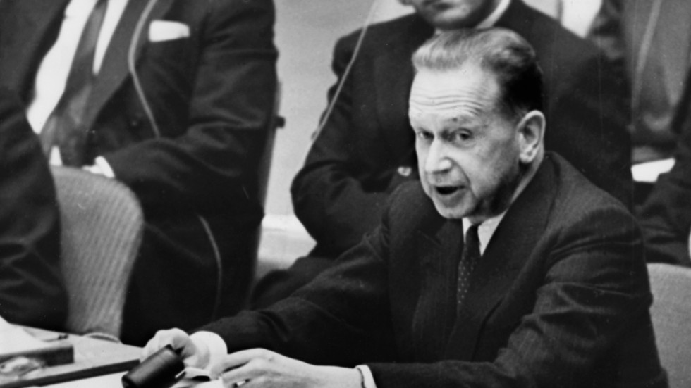 Dag Hammarskjöld i FN. Den 18 september arrangeras en fredsgudstjänst till hans minne i Vadstena.