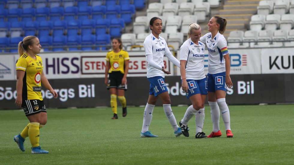 Lovisa Gustafsson (i mitten) bidrog till en hel del IFK-jubel.