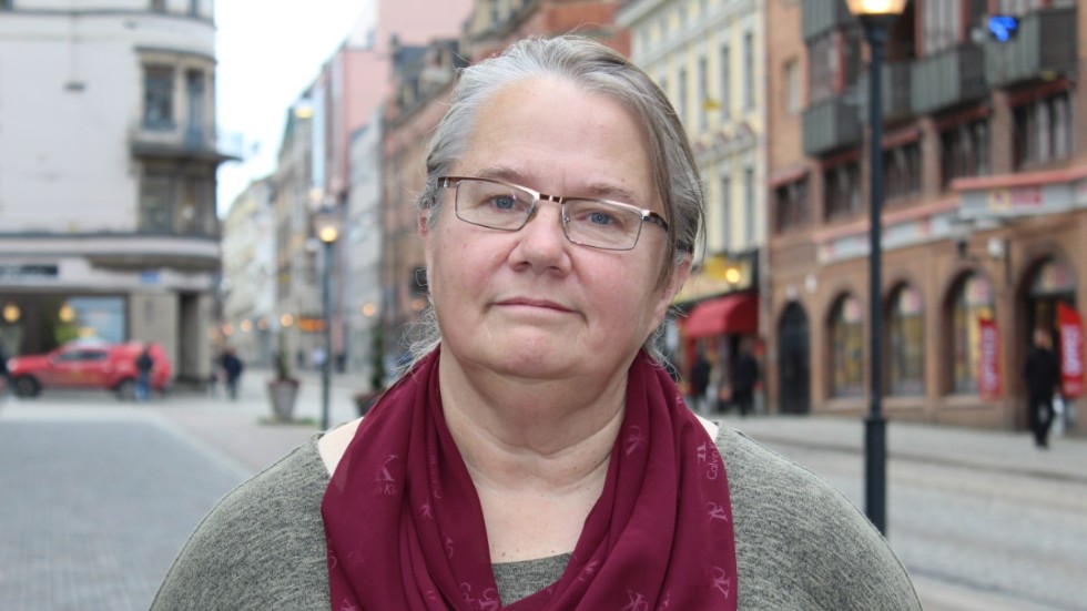 Mona Olsson (V) skriver tillsammans med  vänsterns gruppledare Nicklas Lundström om att M-styret tillsammans med SD inte gör särskilt mycket för att ta itu med prostitution och andra problem i Norrköping. 
