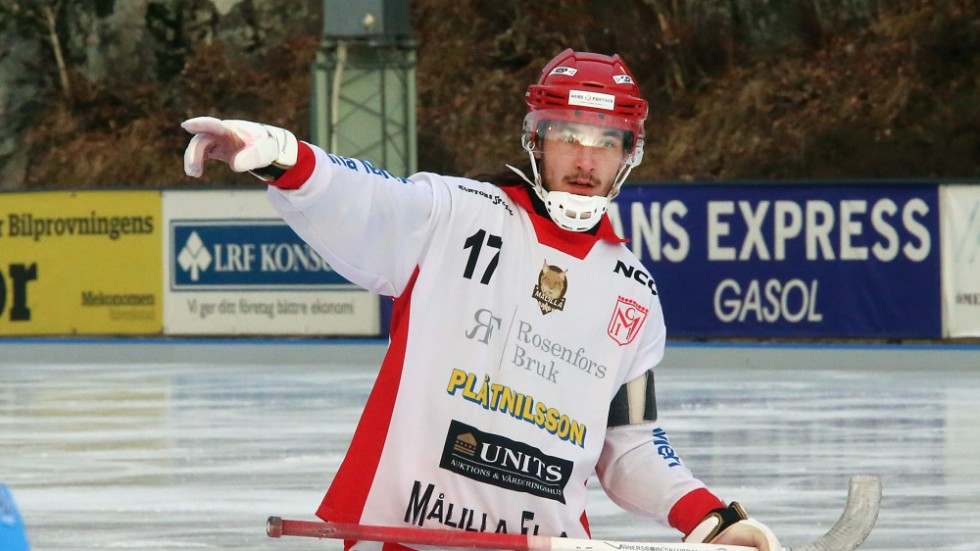 Daniel Skoog är spelande tränare för Målilla bandy.