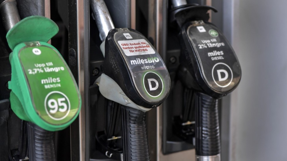 Sänk dieselpriset med tre kronor per liter innan det är försent! skriver kristdemokraterna Susanne Henning Aihonen och Bo Hellmark.