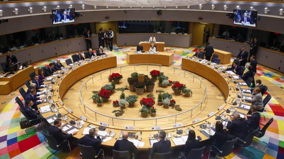 Så här såg det ut när EU:s stats- och regeringschefer träffades i Bryssel i december. Under midsommarafton samlas de på nytt i form av en videokonferens.