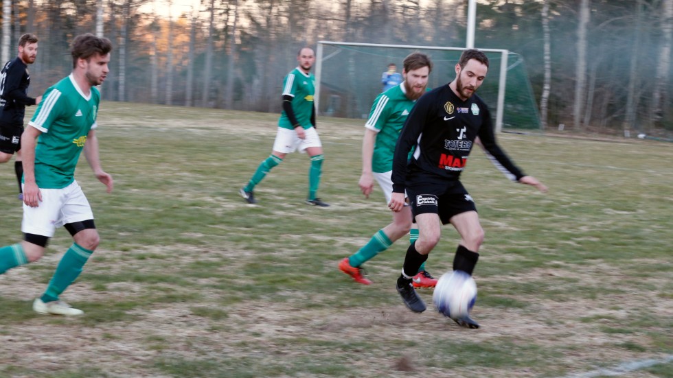 Under måndagskvällen tog Hjorted/Totebo emot Överums IK i en träningsmatch. Det svartklädda hemmalaget inledde visserligen matchen aningen knackigt, men spelade sedan upp sig.