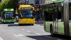 Enkelbiljett på bussen ska aldrig kosta mer än 30 kronor