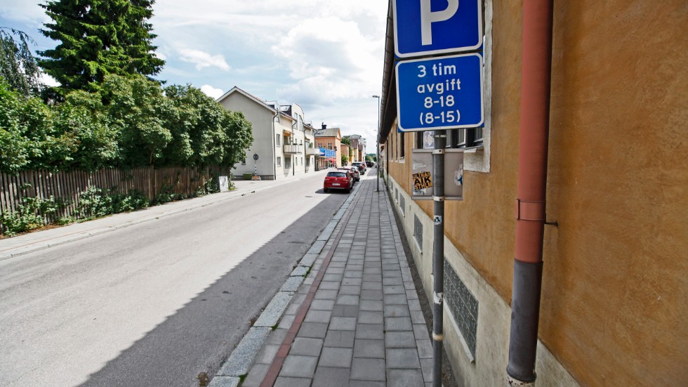 Gratis parkering skulle locka fler till centrum,. skriver Håkan Gustavsson.