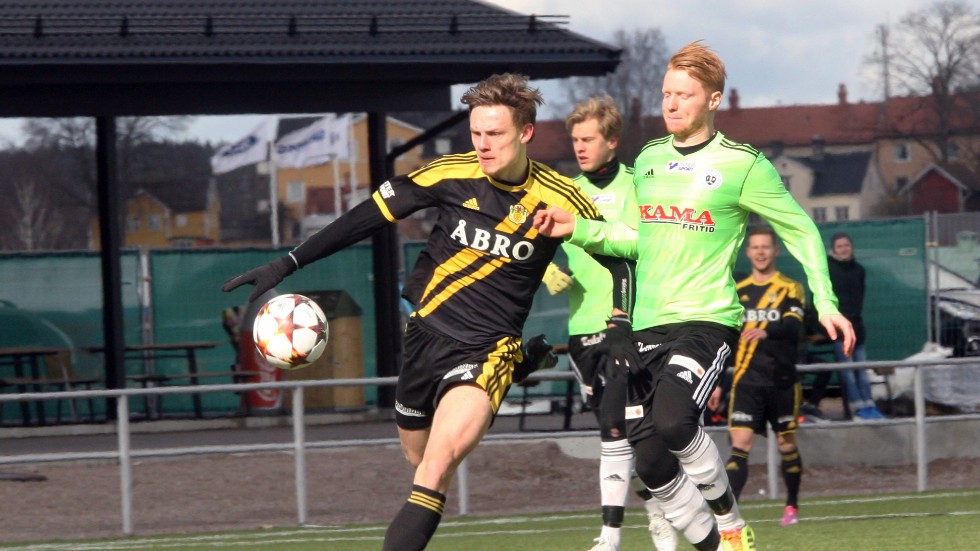 Förre VIF-forwarden Simon Alexandersson är klar för spel i Östers IF. 