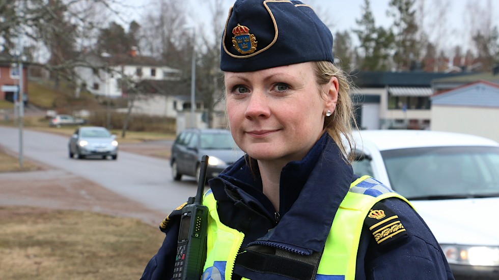 Gabriella Bodger, gruppchef hos polisen i Vimmerby berättar att satsningen på arrestvakter kommer att avlasta polisen många långa transporter.