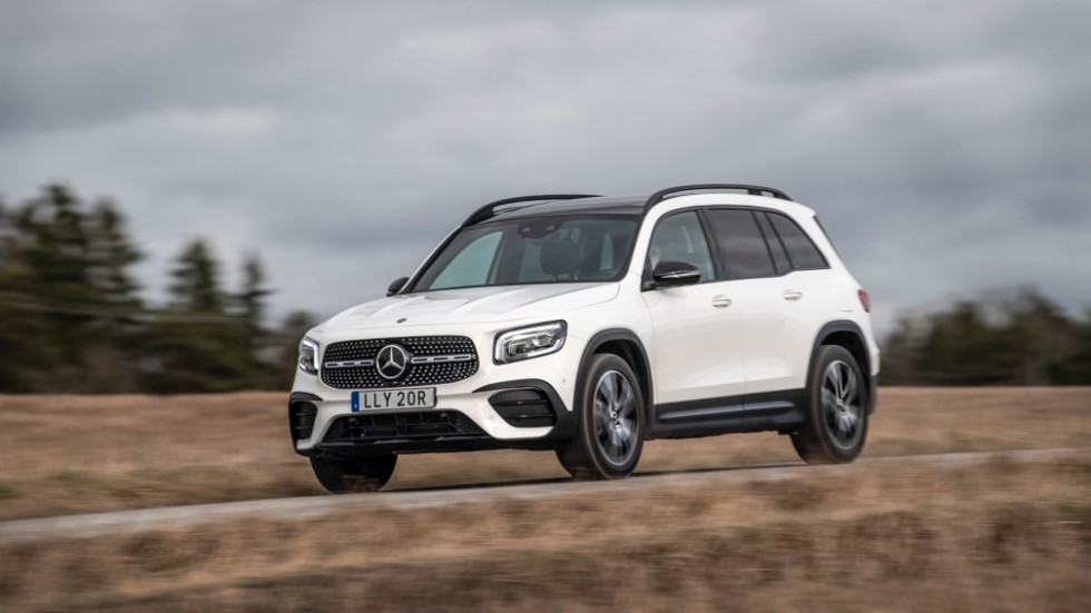 Mercedes-Benz har tillverkat terrängbilar för landsvägsbruk sedan 1979. Nya GLB är baserad på småbilen A-klass men är rejält vuxen både på längden och höjden.