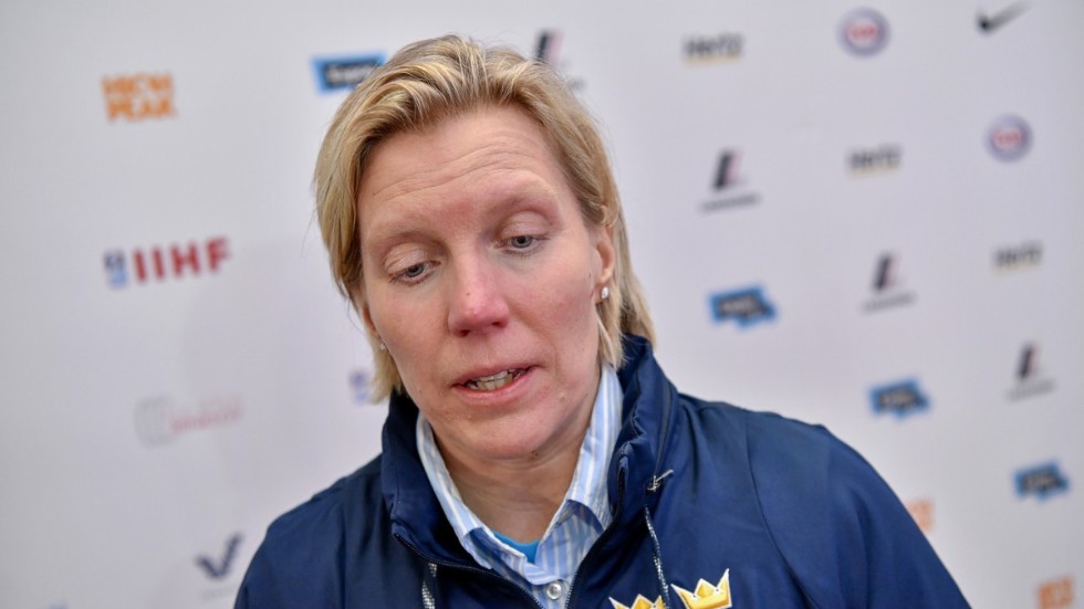 "Jag känner mig verkligen inte klar med ishockeyn som ledare", säger Ylva Martinsen.