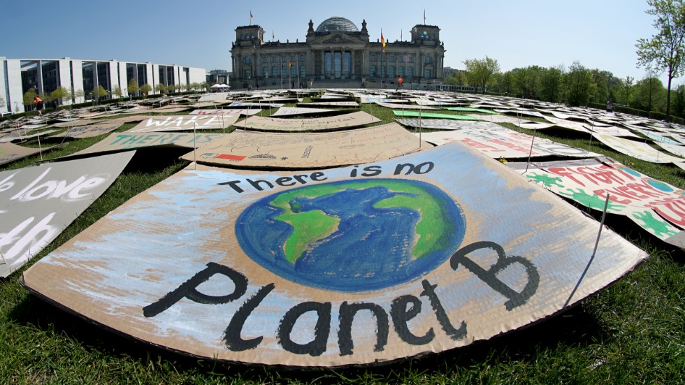 En klimatdemonstration – utan deltagare på grund av coronapandemin – i Berlin i Tyskland den 24 april.