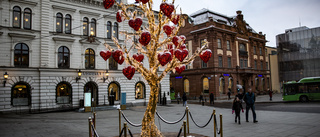 "Kärlekens träd" flyttas • Snart tänds julbelysningen