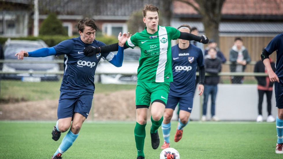 Albin Nordgren (grönt och vitt) stod för en fin säsong i Levide och får nu chansen i Gutes A-lag.
