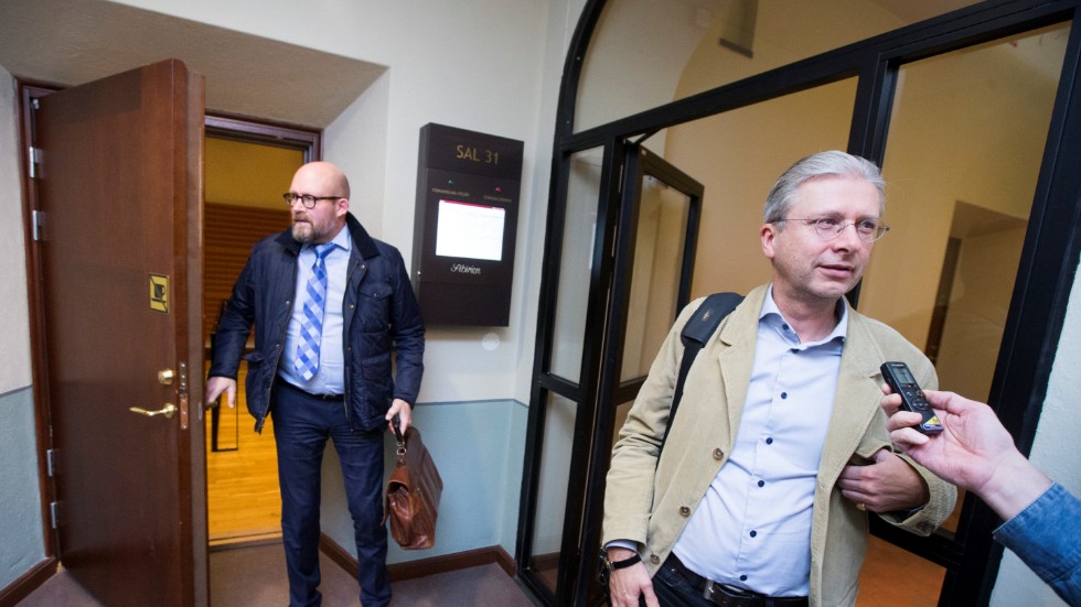 Advokat Erik Widman, till vänster i bild, och kammaråklagare Ulf Blendow, hade vitt skilda åsikter om vilken praxis som ska gälla i prövningen av elitidrottsmannens skuld.