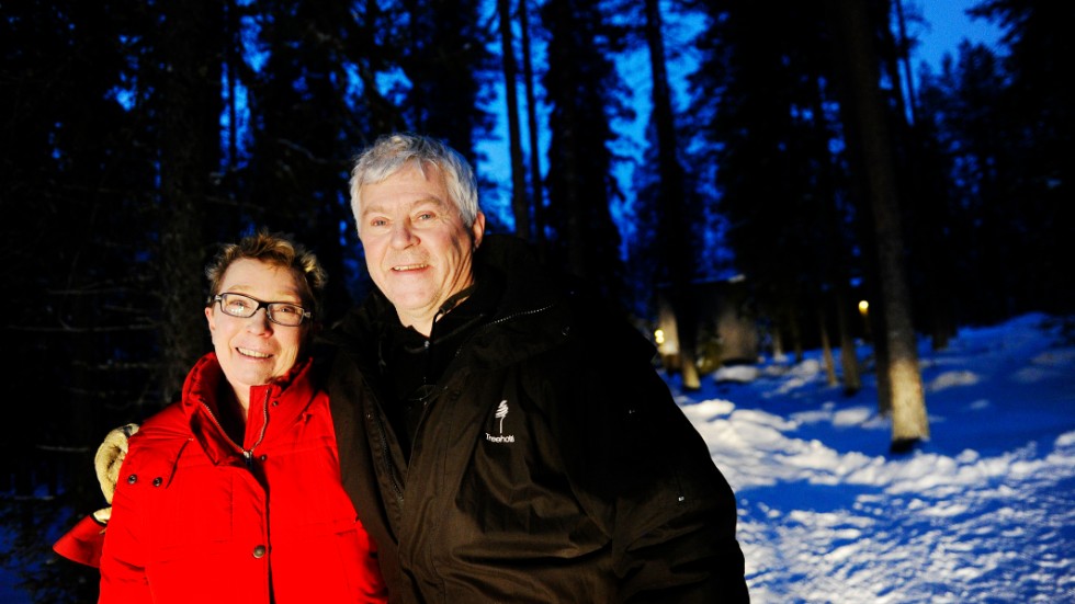 Britta och Kent Lindvall äger fortfarande Treehotel och Kent Lindvall är även delägare i nya Arctic Bath. De tror på Harads framtid.