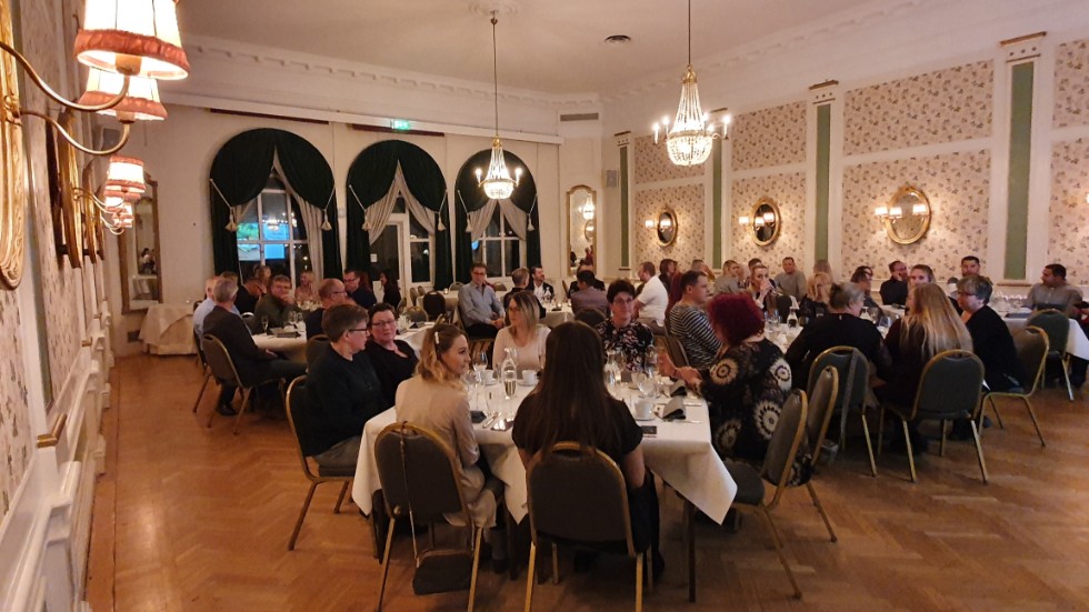 De flesta av de 90-talet anställda på Orkla Foods i Frödinge var samlade för 90-årsfirandet på stadshotellet i Vimmerby i torsdags.