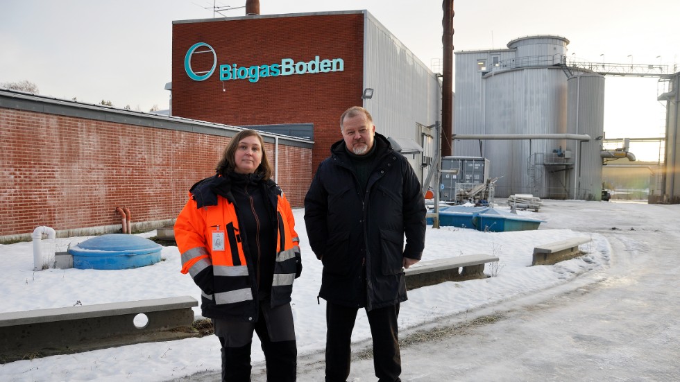 En gemensam satsning för samarbete och utveckling av biogas. Det gör Boden och Luleå genom samverkansavtal. På bilden syns Luleås va-chef Petra Viklund och Bodens va-chef Jan Lundberg.