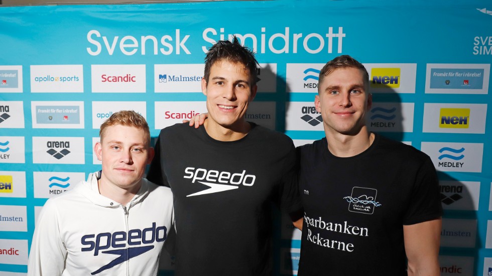 Eskilstuna simklubbs Jonathan Kling (till höger) tog hem bronsmedaljen i 50 meter fjäril den första dagen på SM i Eskilstuna.