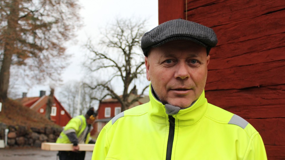 "Jag tycker att det är kul att bygga och något ska man ju ha att göra", säger Göran Karlsson som satsar på ny byggnation i den gamla miljön vid Kyrkogatan. 