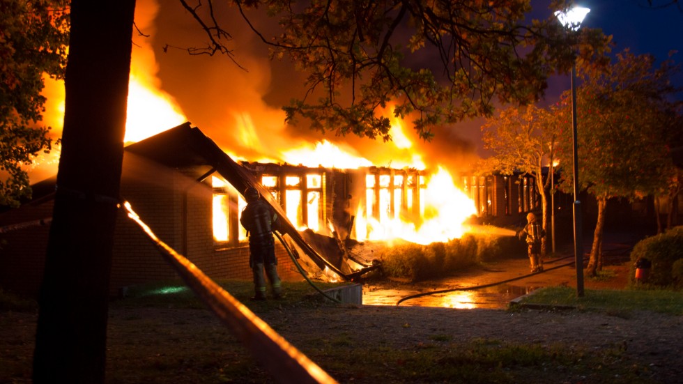 Branden spred sig snabbt i skolan och hotade även tidvis närliggande Gottsunda centrum och Gottsundakyrkan.