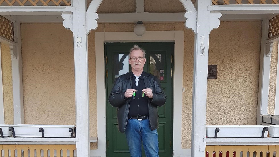Tomas Pettersson tar över värdshuset i Lövstabruk. Han har skrivit ett treårigt hyresavtal med fastighetsägaren Statens fastighetsverk.