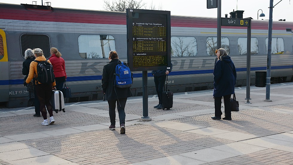Antalet resenärer på tågen i Kalmar län har minskat med 50 procent på mindre än en vecka.