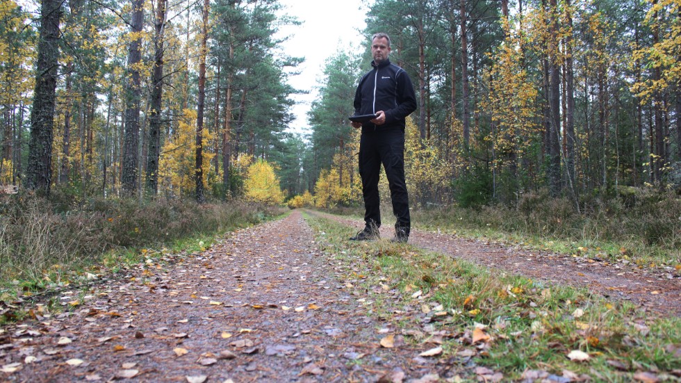 10 000 mil skogsbilväg ska klassas, för att avverkningar och transporter ska kunna planeras på ett effektivare sätt. "Informationen som finns är från 1990-talet och är alldeles för gammal, så nu har branschen beslutat om ett stort omtag, säger projektledare Jonas Karlsson.