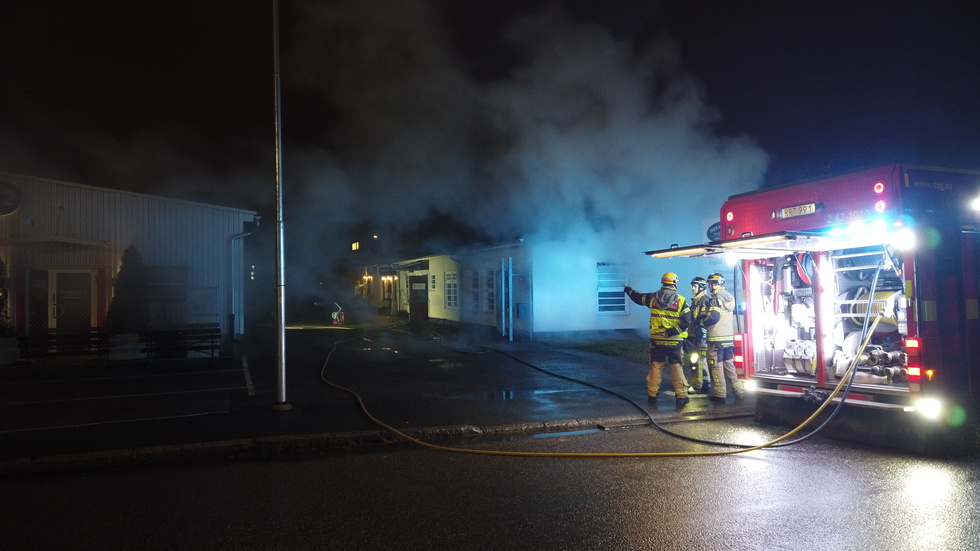 Natten till tisdag började det att brinna i en lokal i Ingelsta.
