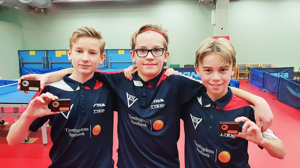 Tre av VBTK-spelarna som var i farten den gångna helgen. Från vänster: Vilhelm Fagerudd, Alexander Lindberg och Theo Skogholt.