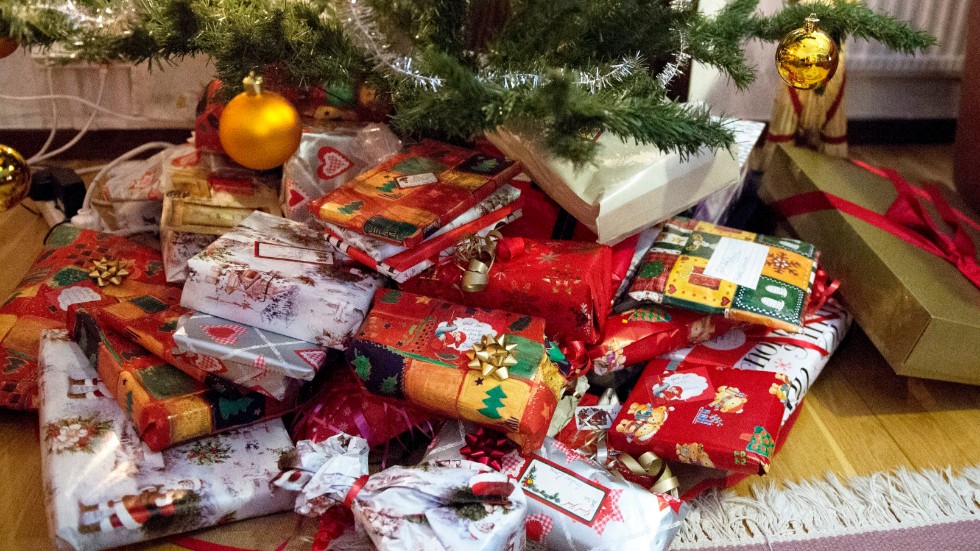 Det går aldrig veta vilken julklapp som blir mest eftertraktad i julklappsleken, säger Margaretha Bladh i hembygdsföreningen. 
