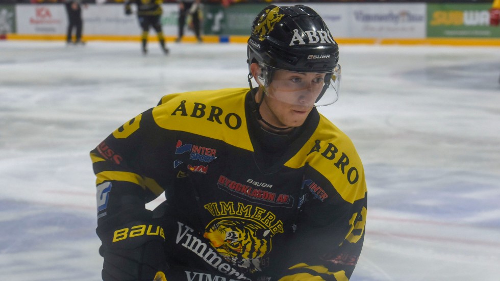 Anton Carlsson har varit viktig för Vimmerby Hockey i de senaste matcherna. 